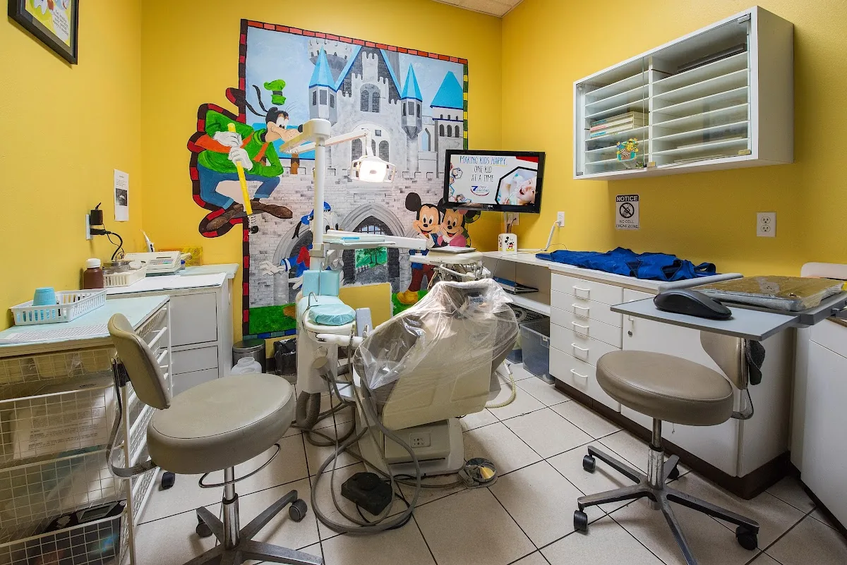7 Day Dental photo 3