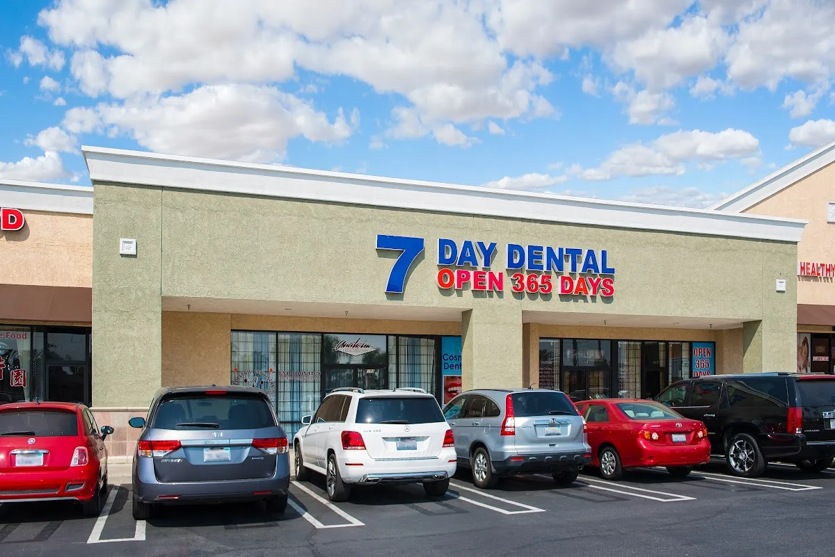 7 Day Dental photo 2