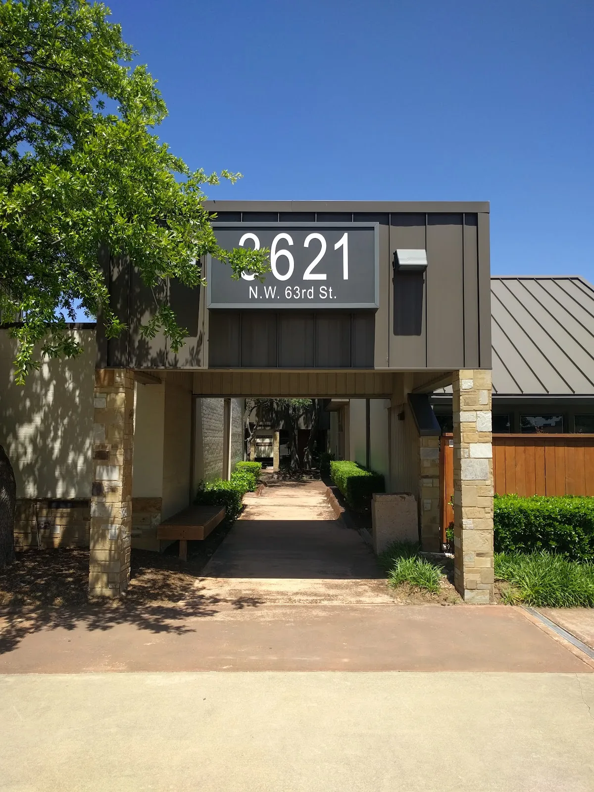 Advanced Endodontics of Oklahoma City: Germán Luezas DDS MS photo 1