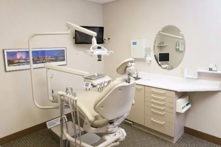 East Capitol Dental - Bowers Larry DDS photo 3