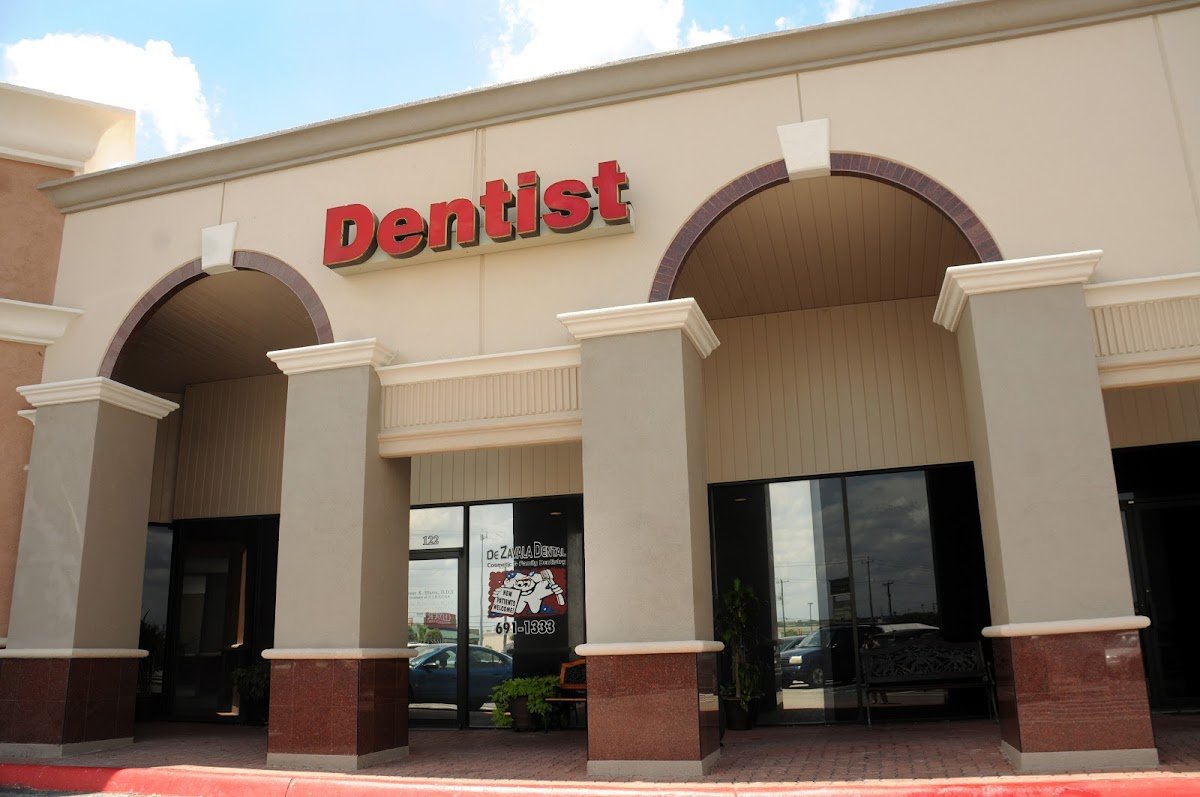 De Zavala Dental photo 3