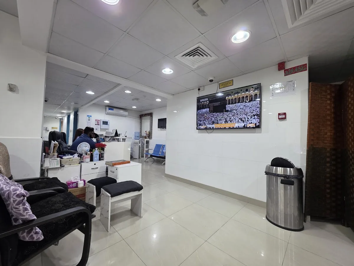 Hollywood Smile Dental Clinic photo 5