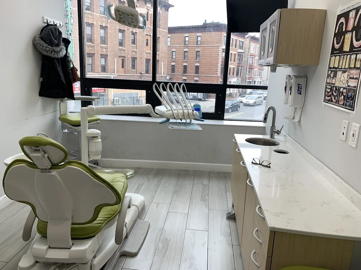 Flatbush Dental photo 1